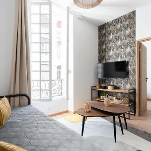 https://les-petits-pavillons-maisonmars.fr-provencehotel.com